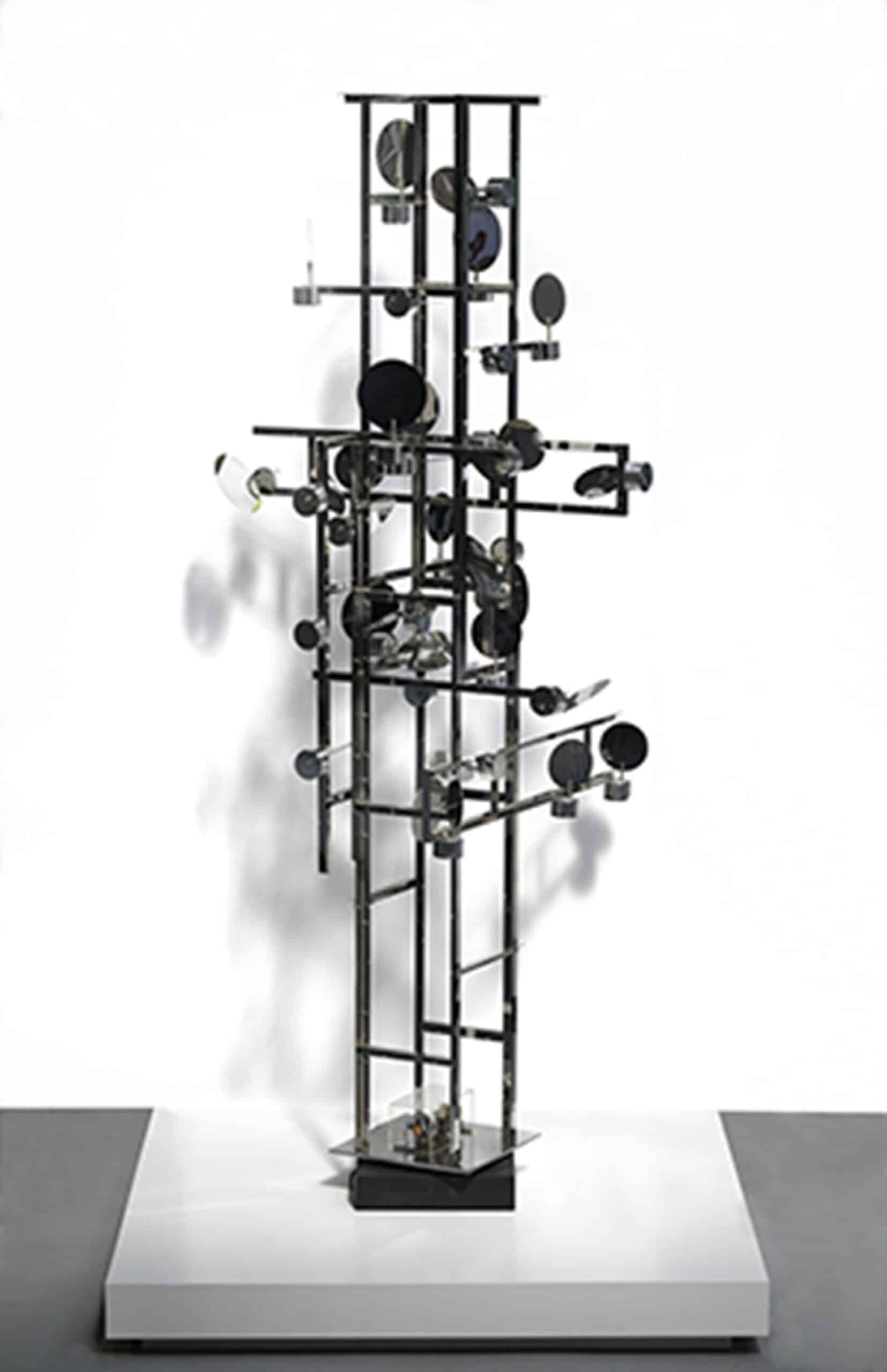 Nicolas Schöffer, Chronos 8, 1967. Paris, Centre Pompidou, Musée national d'art moderne - Centre de création. Photo © Centre Pompidou, MNAM-CCI, Dist. RMN-Grand Palais / Philippe Migeat © Adagp, Paris, 2024