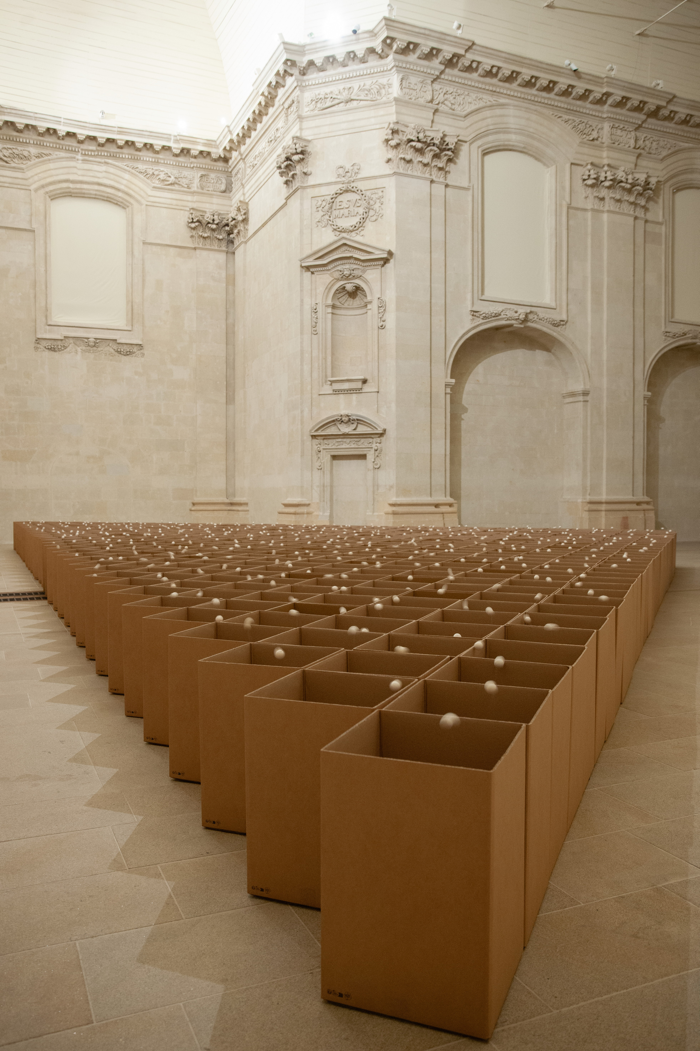 Vue de l'installation de Zimoun © Musée d’arts de Nantes, photo: Cécile Clos