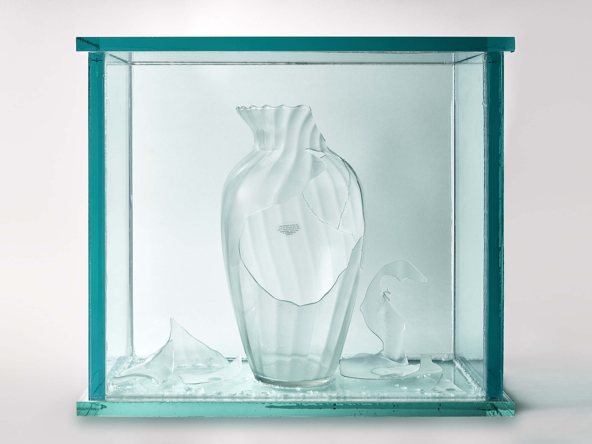 Anne et Patrick Poirier, Sculpture en verre
issue de la série Ouranopolis, 1996. Photo : © Jean Christophe Lett © ADAGP, Paris, 2026